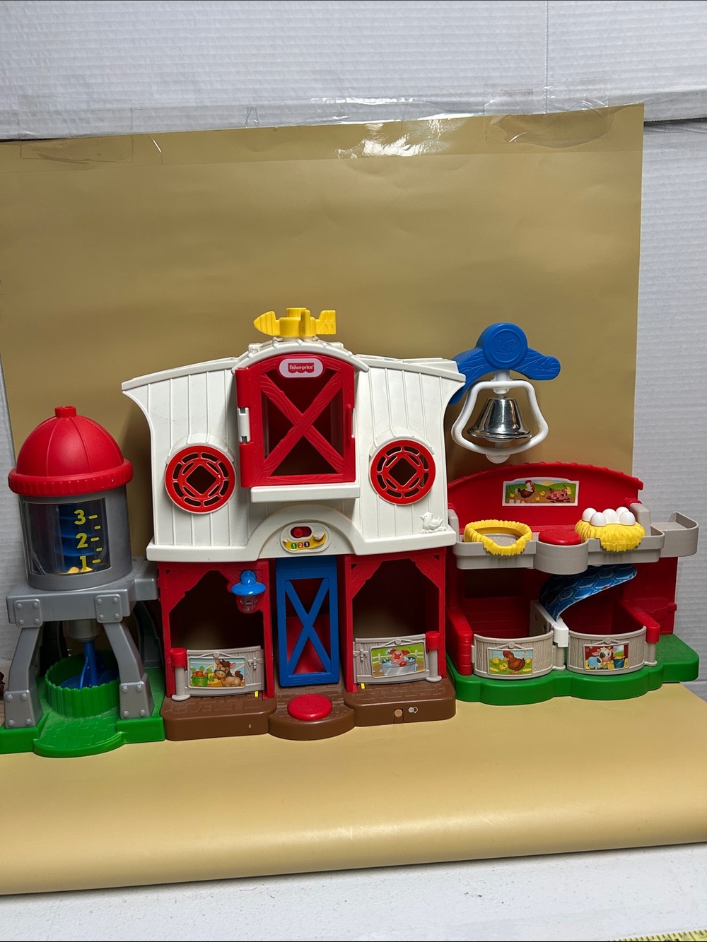 Fisher-Price Little People Caring for Animals Farm Playset french version work